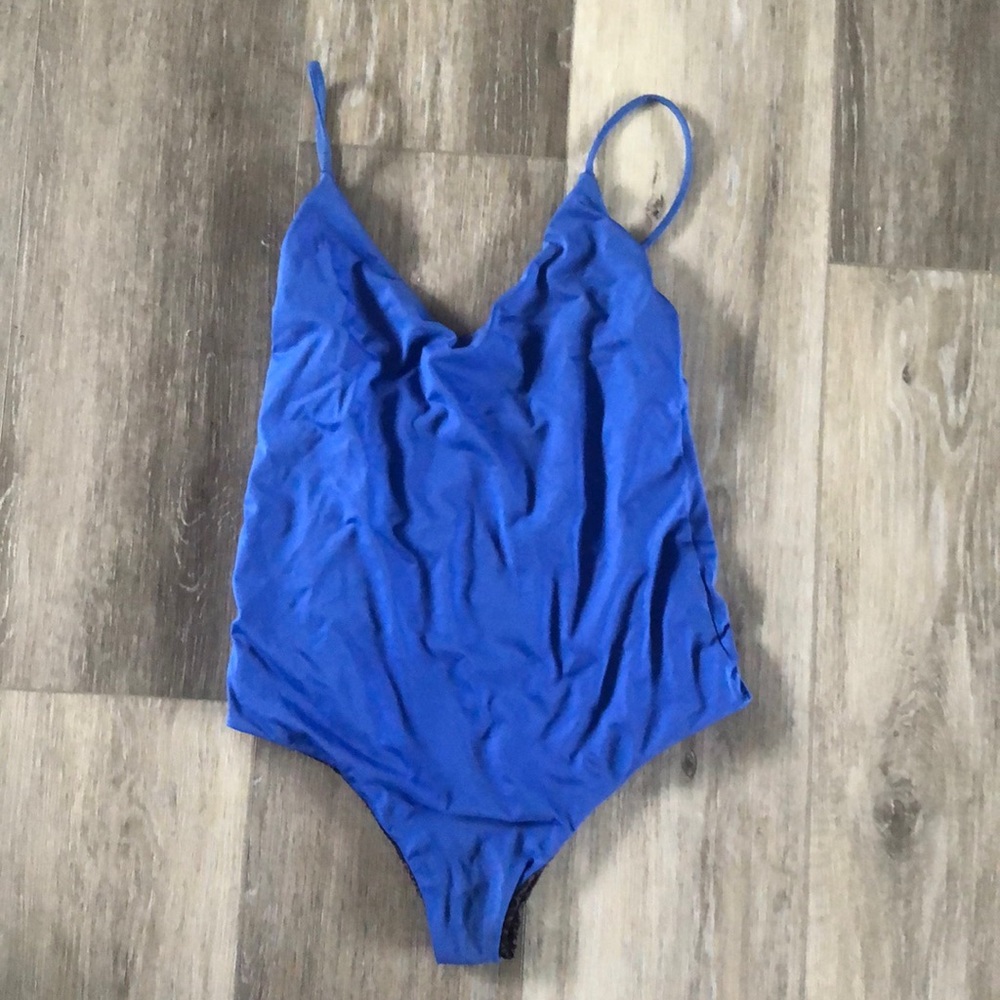 Acacia one piece